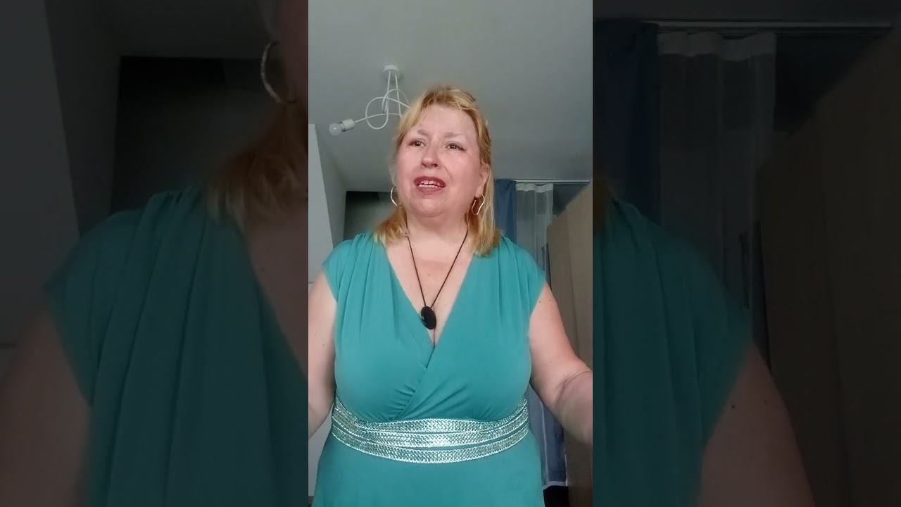 Karaoke según Nunca es suficiente del repertorio de Natalia Lafourcade. Sin derecho de autor