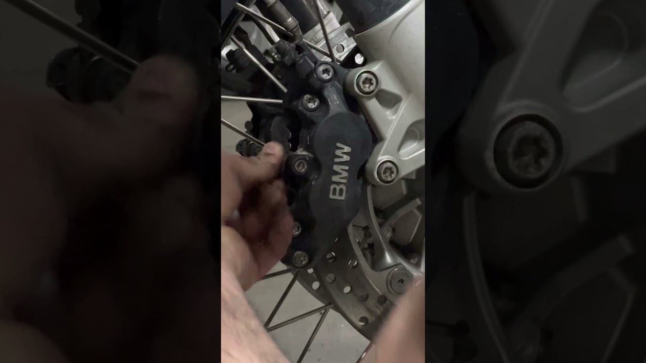 Sostituzione pasticche freni BMW r1200GS