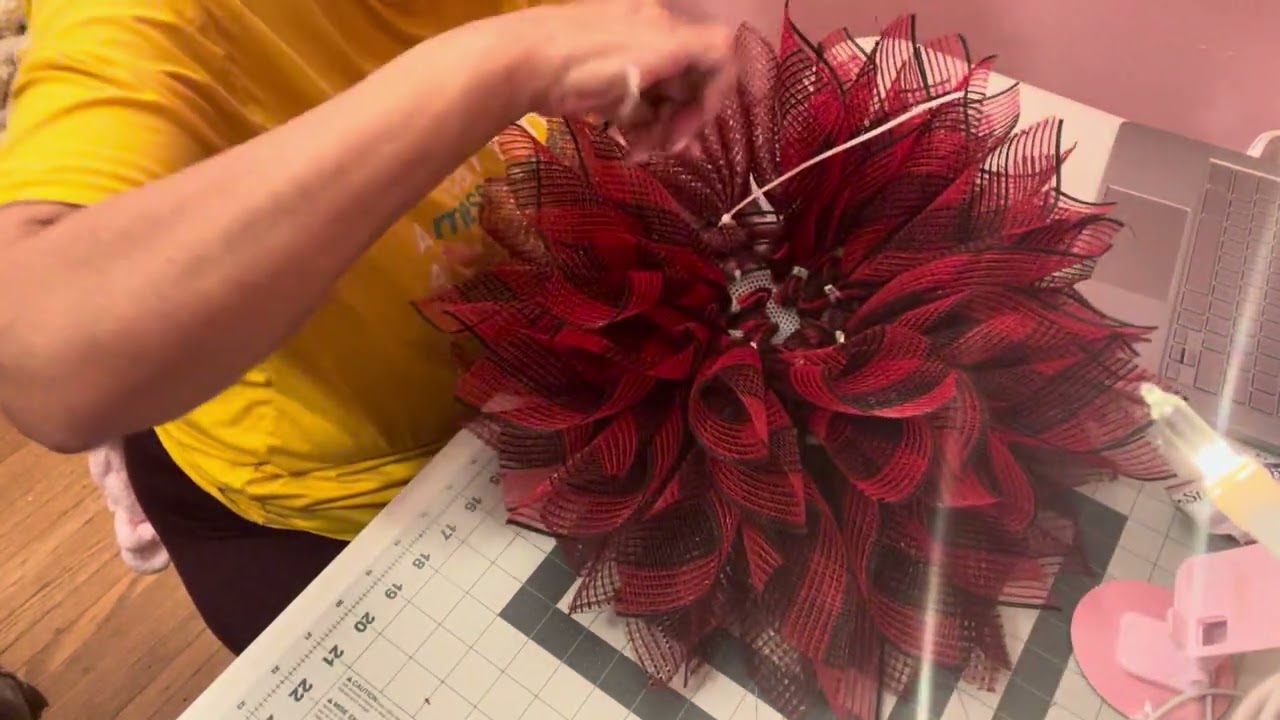 Венок из цветов «Джесси» высотой 8 дюймов с розой из мешковины 🌹 — центральное украшение для стол...