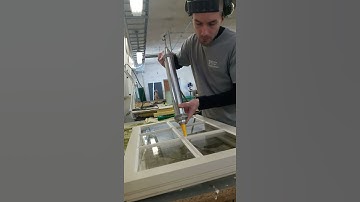 applying window putty
