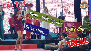 DIVA Cát Thy phản ứng khi trổ tài hát bị thầy đờn Trai Đẹp TROLL cái kết nổi quạo chấn động cả đoàn