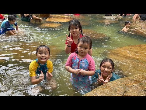 Video Trà Sữa được cha dẫn đi tắm suối thích quá xá - youtube