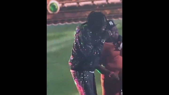 Vybz Kartel got emotional when his mom came on stage