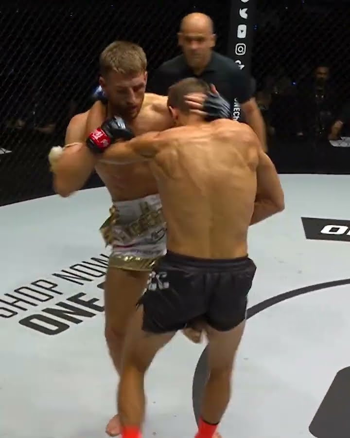 This Muay Thai showdown between Jonathan Haggerty and Vladimir Kuzmin was ELECTRIC ⚡️