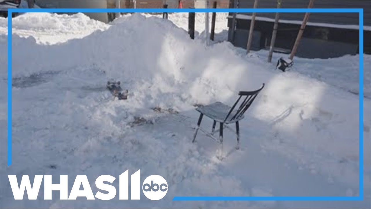 Massive Northeast snowstorm leaves thousands without power - YouTube