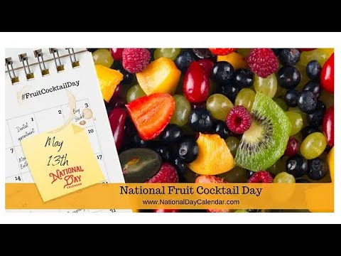 4 фрукта в день. День фруктового коктейля 13 мая. День фруктового коктейля 13 мая картинки. Необычные коктейли в фруктах. Открытки с днём фруктового коктейля 13 мая.