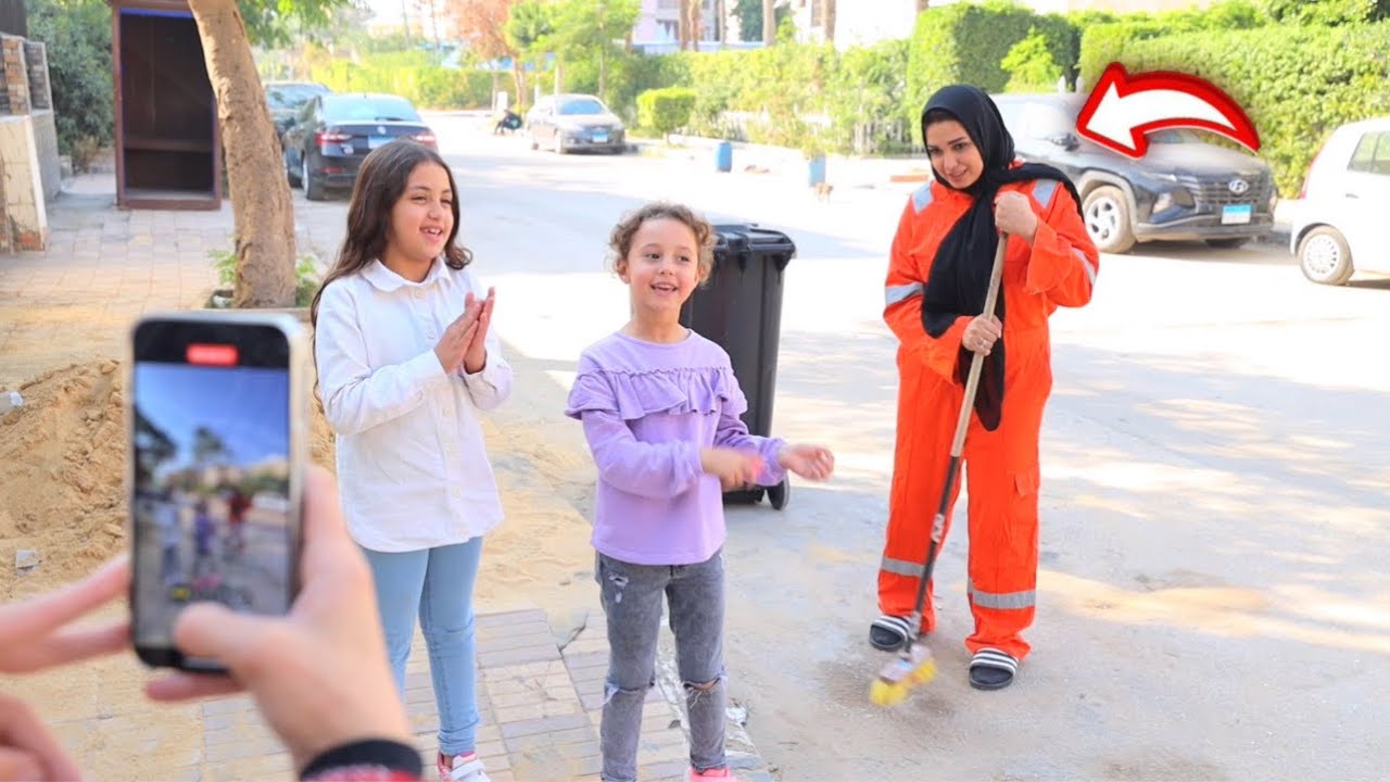 بنت صغيرة تشاهد امها فى فديو - شوف حصل أية !!