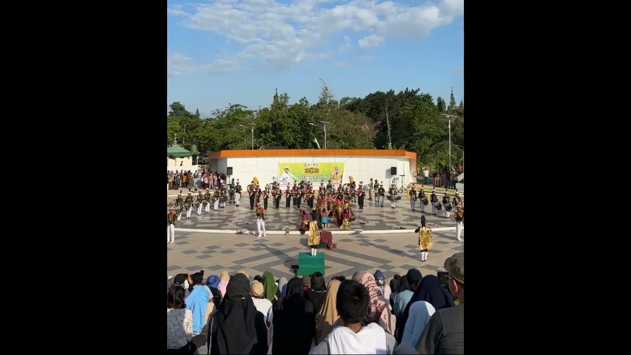 SMPN 13 Mataram Juara Umum bergilir By Drumband Gita Gema Samudra Spentibels HUT kota Mataram ke-31