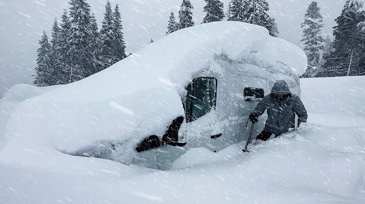 Surviving California's BIGGEST BLIZZARD in a VAN! | Biggest Winter Snowstorm Buries Van - DayDayNews