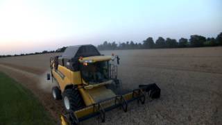 Moisson 2015 Moissonneuse Batteuse New holland cx 820