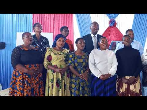 KWAYA YA KANISA YA PARADISO NZOVWE WAKIIMBA LIVE UTASHANGAA MPANGILIO MZURI WA SAUTI