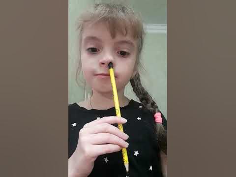 Даша засунула карандаш в нос - YouTube