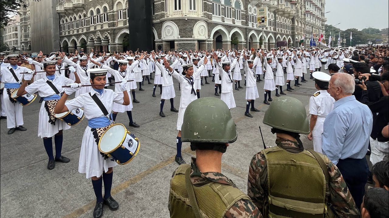 navy-day-air-show-in-mumbai-4-december-2024-taj-hotel-navyday