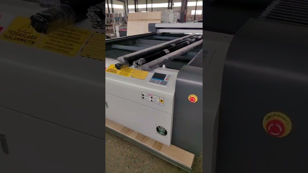 Delivery of large industrial cutting machine 