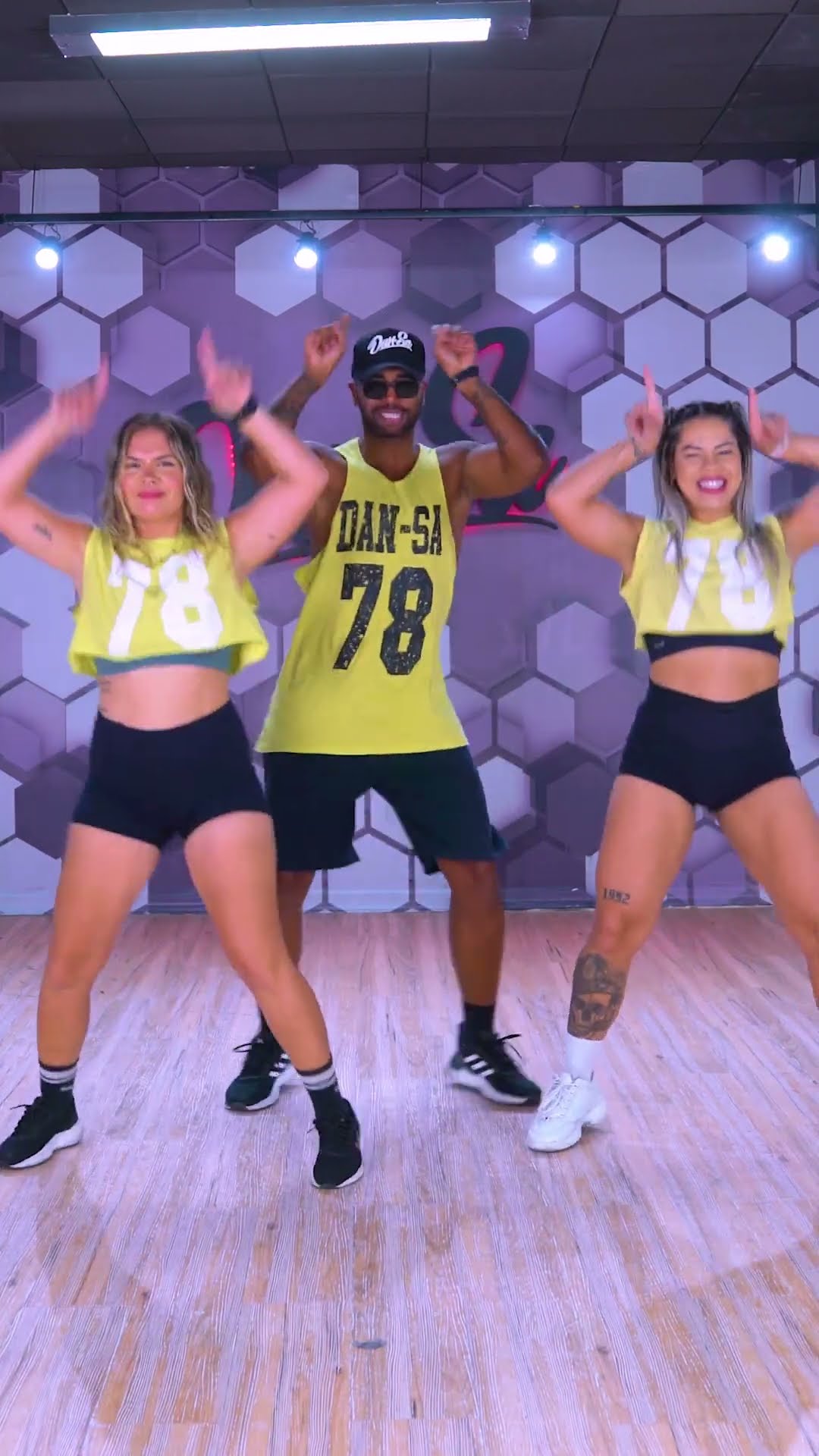 Danada - Deávele Santos Feat. Dj Ivis - Dan-Sa / Daniel Saboya (Coreografia) #shorts