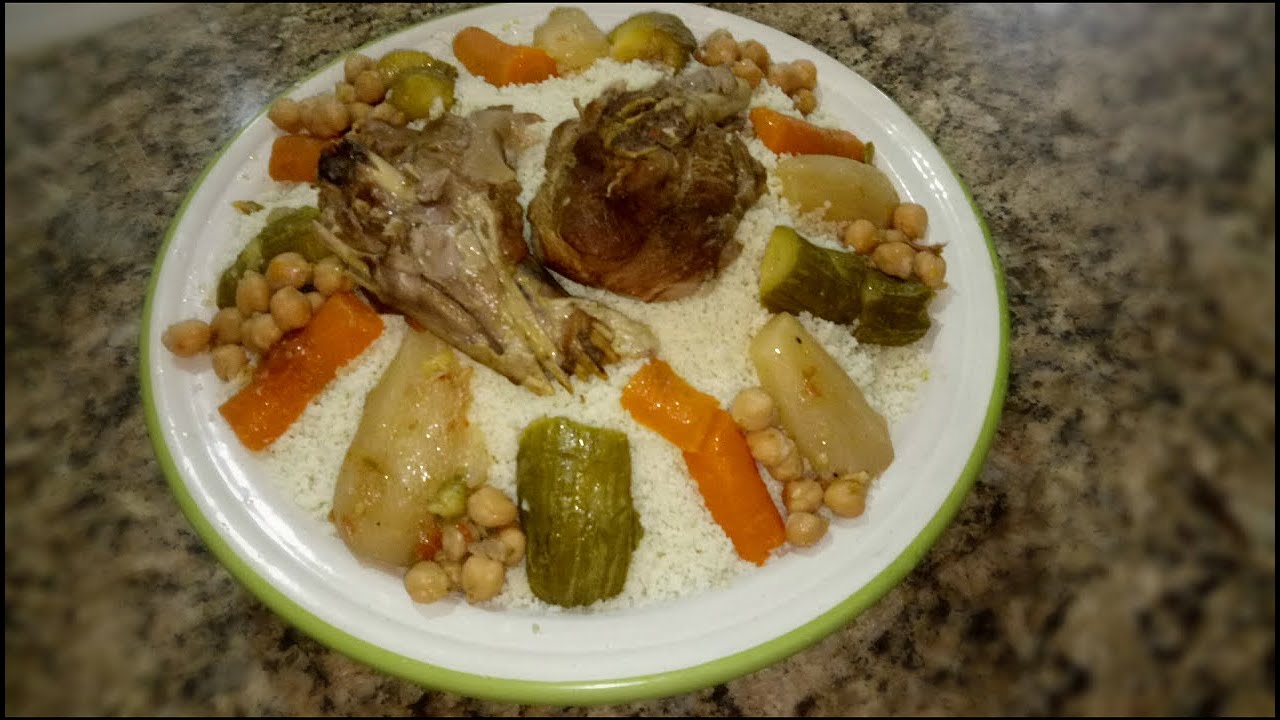 كسكس طعام بالديك الرومي🍗 و المرقى الحمراء😋،كيما تاع الاعراس💯✔...