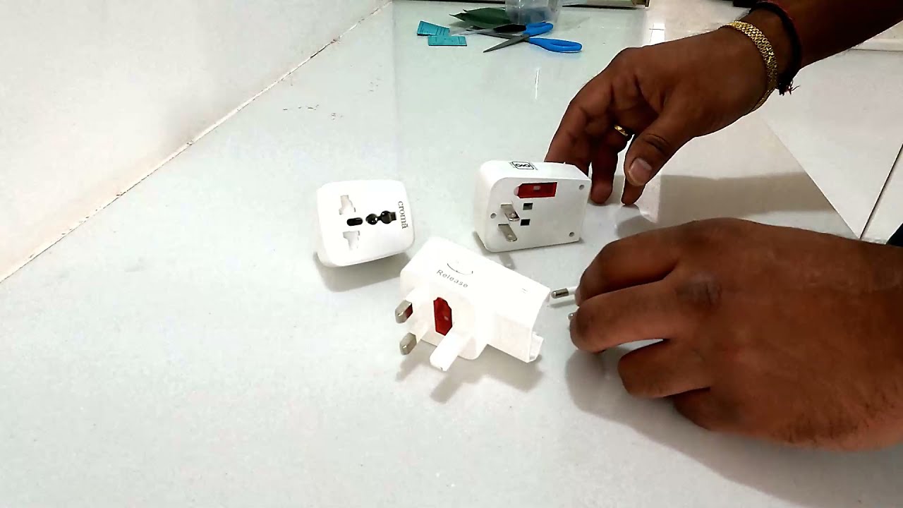 croma travel adapter