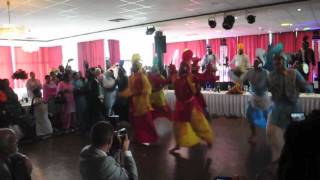 Jugnu bhangra performing at a uk wedding and entertaining the crowd
with live traditional bhangra. are uk's most established dancer...