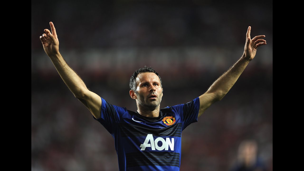 15 Sept | Ryan Giggs scores as Man Utd draw against Benfica manchester united transfer news