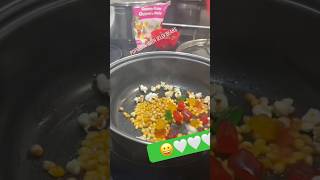 Popcorn and jelly bears #yt #food #oddlysatisfying #recipe