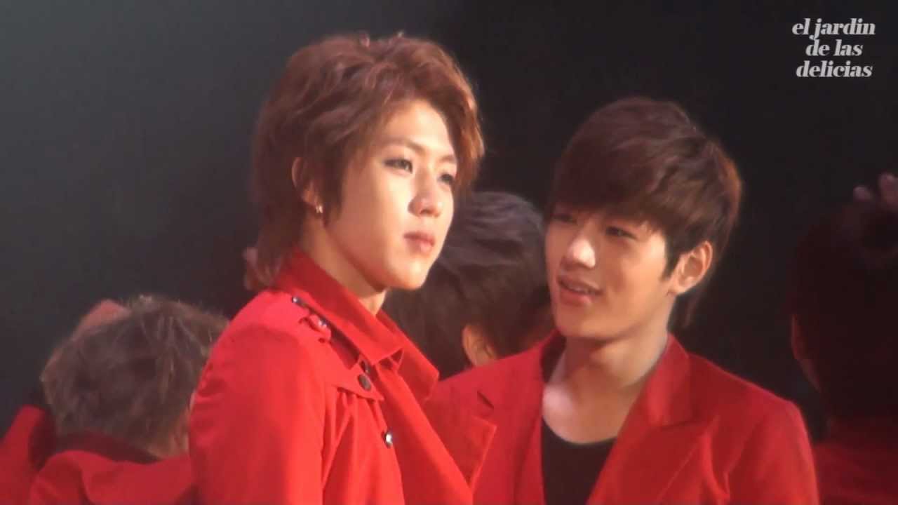 Myungyeol Moment #017: L smells Sungyeol