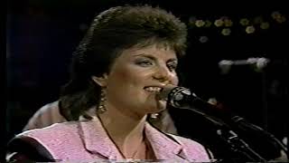 Holly Dunn   :  Daddy's Hands   (1920 x 1080p)
