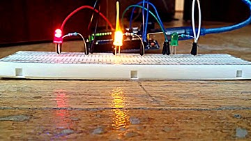 Простая модель светофора на Arduino