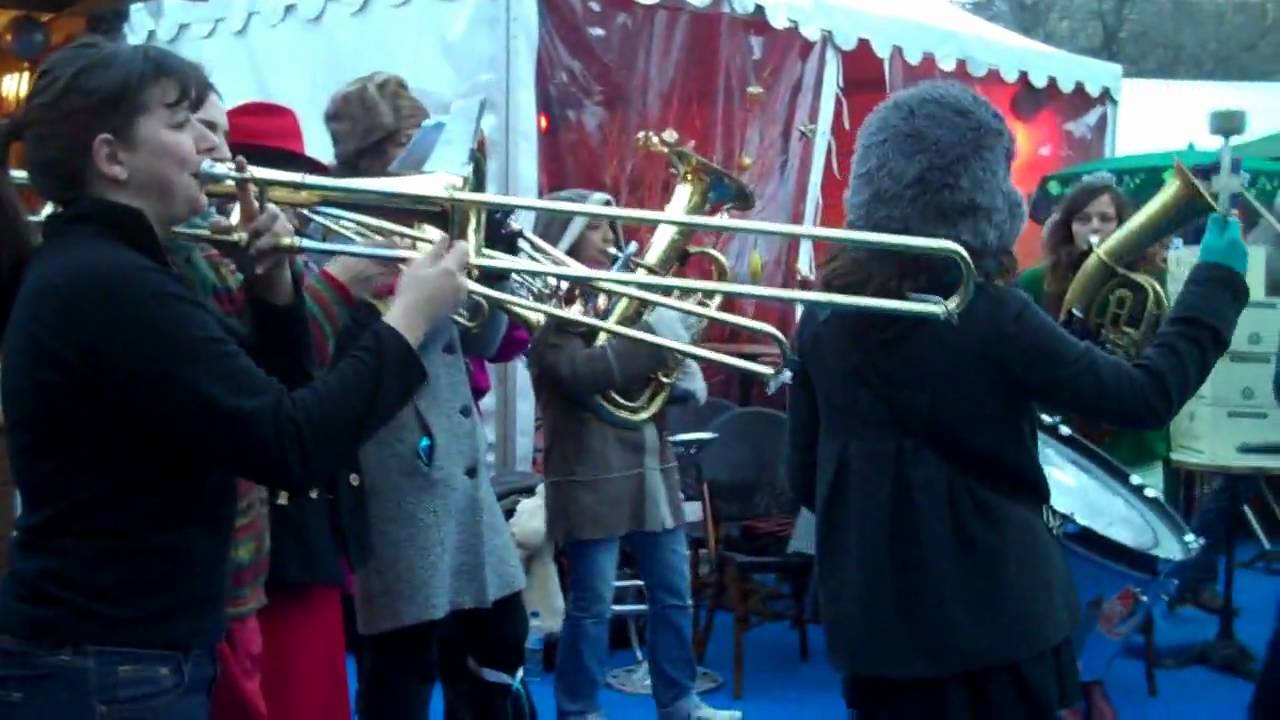 muses tanguent marché noël st sulpice Paris YouTube