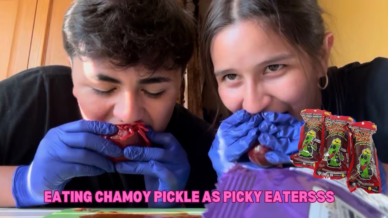 Eating chamoy pickles as someone who's a PICKY EATER ( disgustinggg) ft. Abraham the best