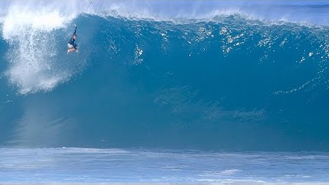 Huge Pipeline 2nd Reef Clean Up Sets Surfing Hawaii |11/29/24 | Massive Wipeout | Rising Wave