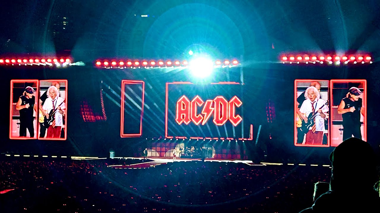 “Back in Black” AC/DC in Chicago 2025 - YouTube
