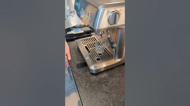 Sage Barista Express - Making a not great single shot espresso