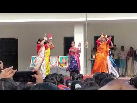 Me and my friends dance performance😚😍 - YouTube