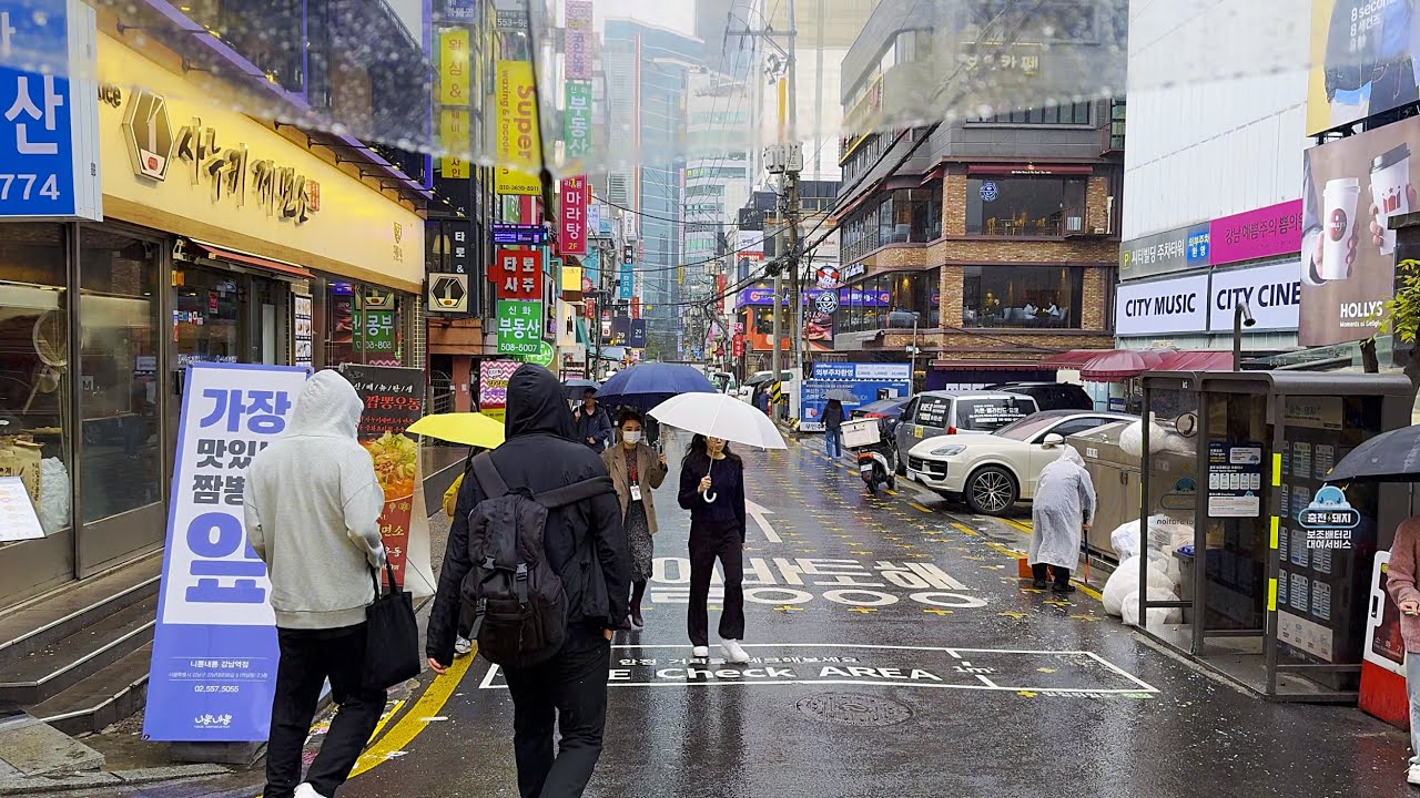 Walking from Gangnam Station to Garosu-gil Road on a Rainy day,Sinsa,Nonhyeon | Korea Travel 4K HDR