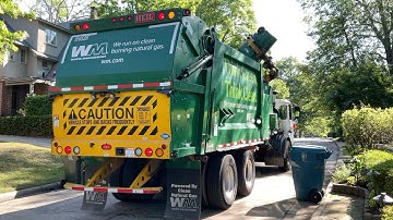 WM 106528 | Autocar ACX CNrG Heil Python ASL Garbage Truck on Tightly Spaced Carts