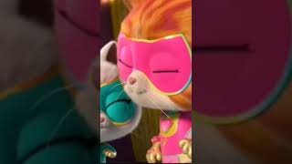 Bitsy listens to Ginny's fast heartbeat 💓