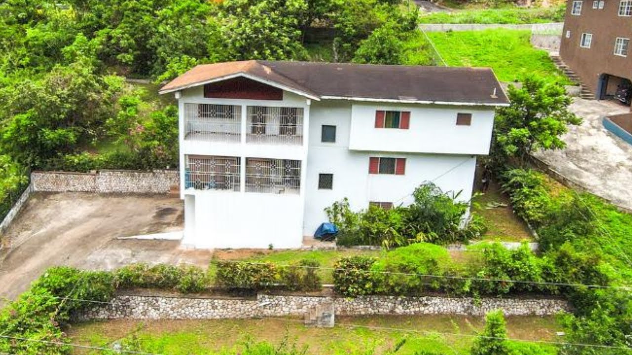 fixer-upper-5-bedroom-4-bathroom-house-for-sale-on-belvedere-road