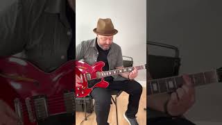 How To Play Nirvana's HEART SHAPED BOX Riff #shorts