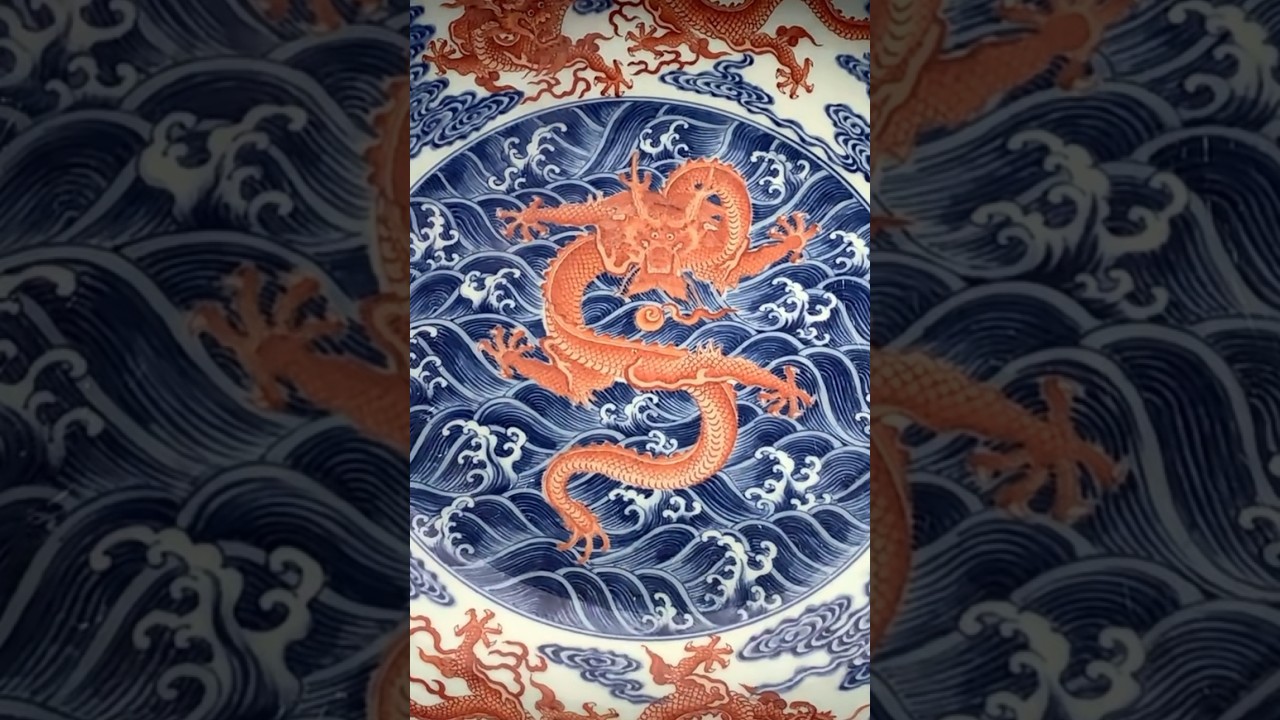 大清雍正年製(款 清代礬紅釉八寶花草龍紋盤 径21cm中国骨董　古玩　赤絵細描 A fine and extremely rare small copper-red glazed vase, Mark