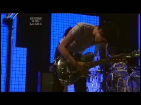 Muse - Showbiz live @ Reading Festival 2006 [HD]