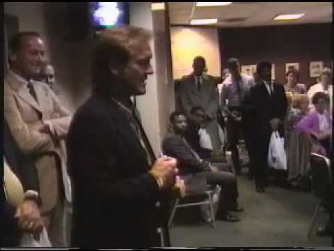 Tug McGraw threw the last pitch in the 1980 World Series to strike out Willie Wilson! In this video Tug has loads of fun describing to MAB Paint sales managers what was going through his mind when he threw the last pitch. Baseball season is around the corner! You can help the Tug McGraw Foundation fight brain cancer at www.Tug McGraw.org. Videotaped at Veteran's Stadium, June 18, 1991.