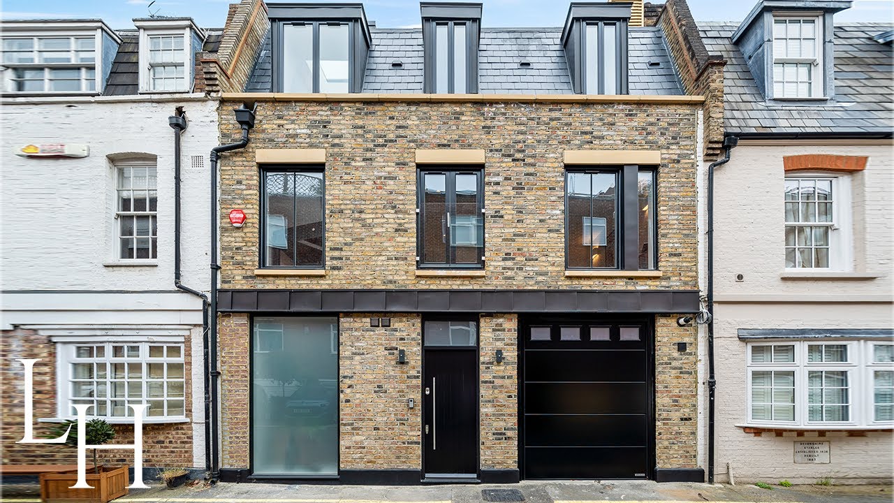 ⁣Inside a £6,500,000 4-Bedroom London Mews Home with Porsche 911 Garage