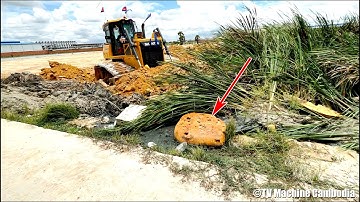 New Update Techniques Of Machinery Dozer SHANTUI DH17C2 Cutting Slope Forest & Clearing Trash