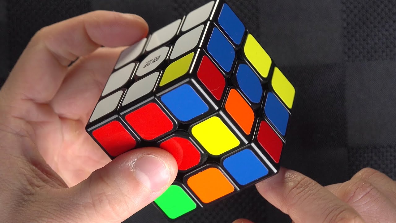 How to Solve a 3x3 Rubik’s Cube (Beginner’s Guide) - YouTube