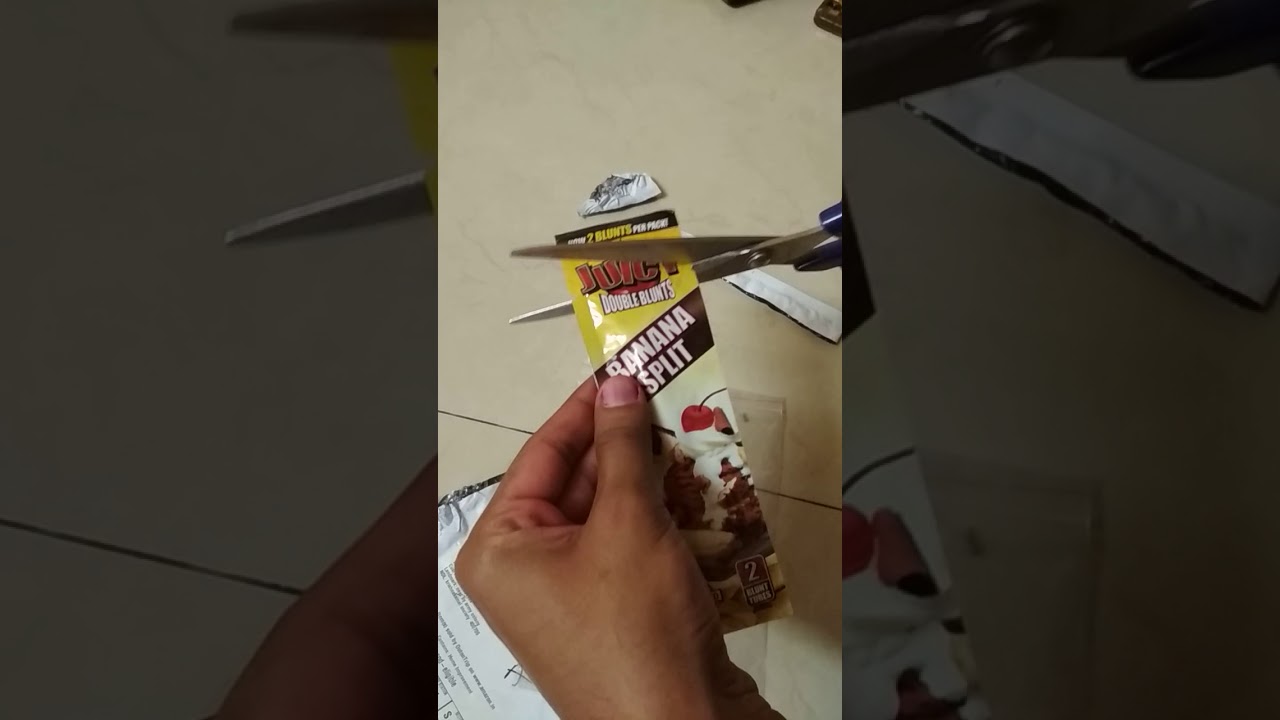 Outontrip Juicy Jay Blunts BANANA SPLIT CIGAR ROLLING PAPER (2 pieces per pack) Unboxing