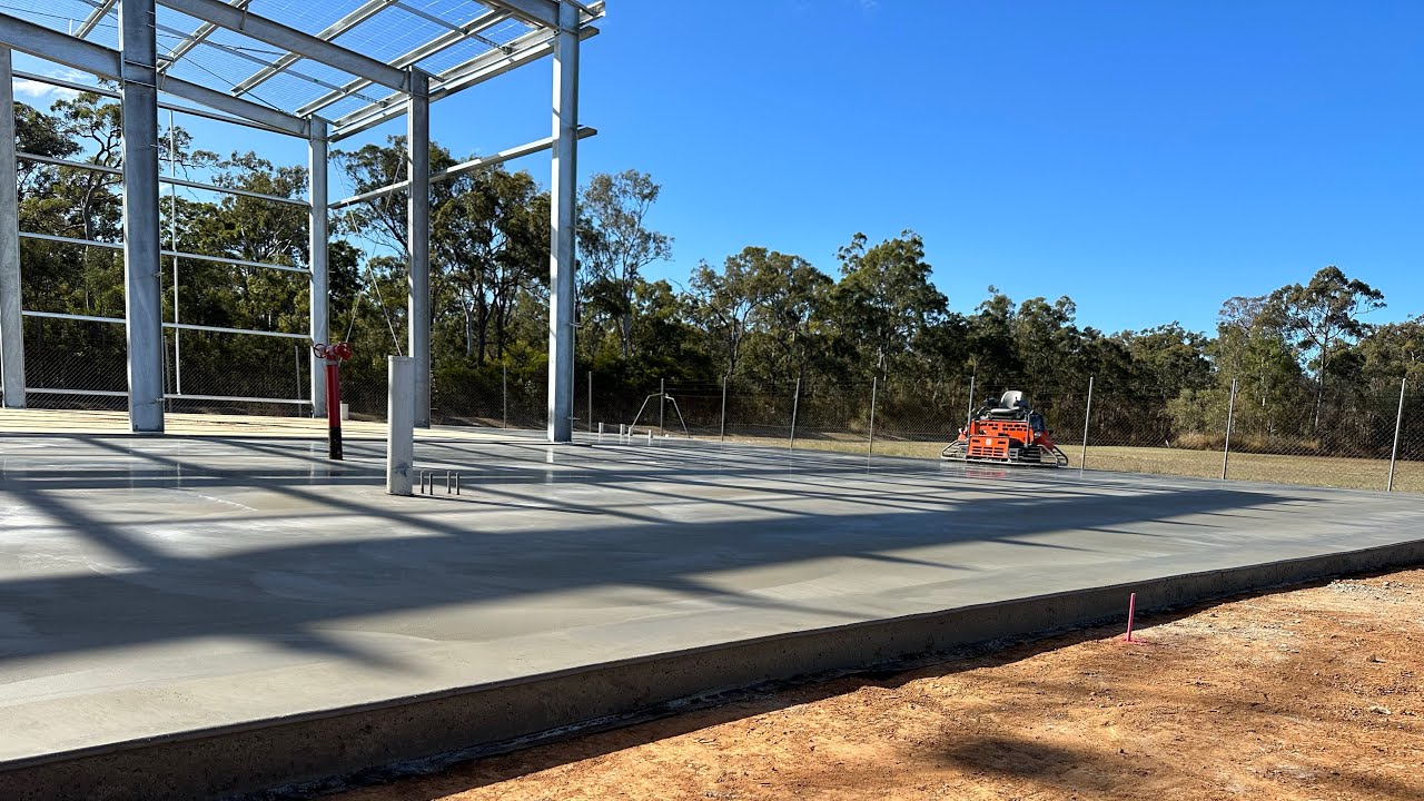 Tips on finishing concrete with a ride on trowel machine