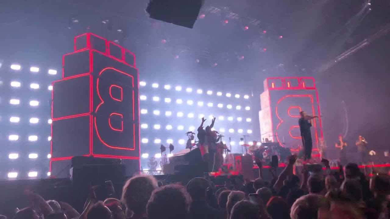 Seeed - Dickes B (Live in Berlin)