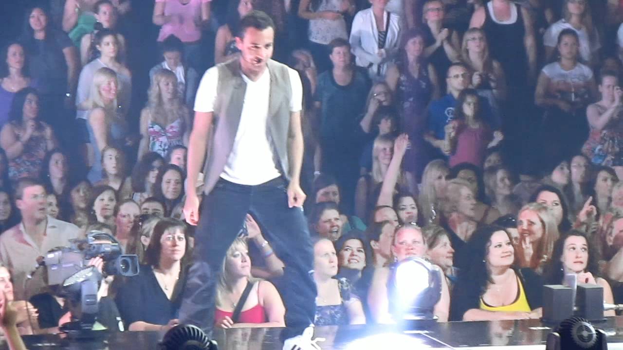 [HD] NKOTBSB - Everybody (Backstreet's Back)  - Toronto Air Canada Centre ACC - June 8 2011