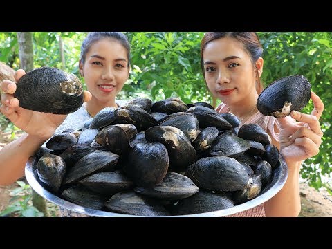 Thumbnail for Yummy cooking river mussel with chili recipe - Cooking skill