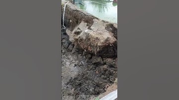 Excavation Site Disaster: Moment of Wall Collapse – How Workers Tackle the Mudslide?”